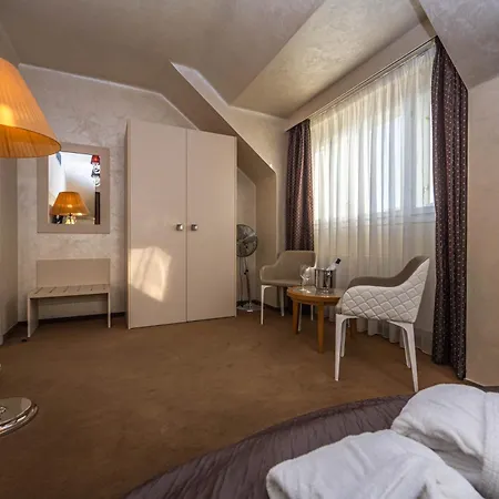 Apartahotel Mysterius Old Town 4*