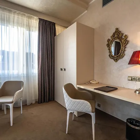 Apartahotel Mysterius Old Town 4*