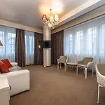 Mysterius Old Town Apartahotel