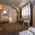 Apartahotel Mysterius Old Town 4*